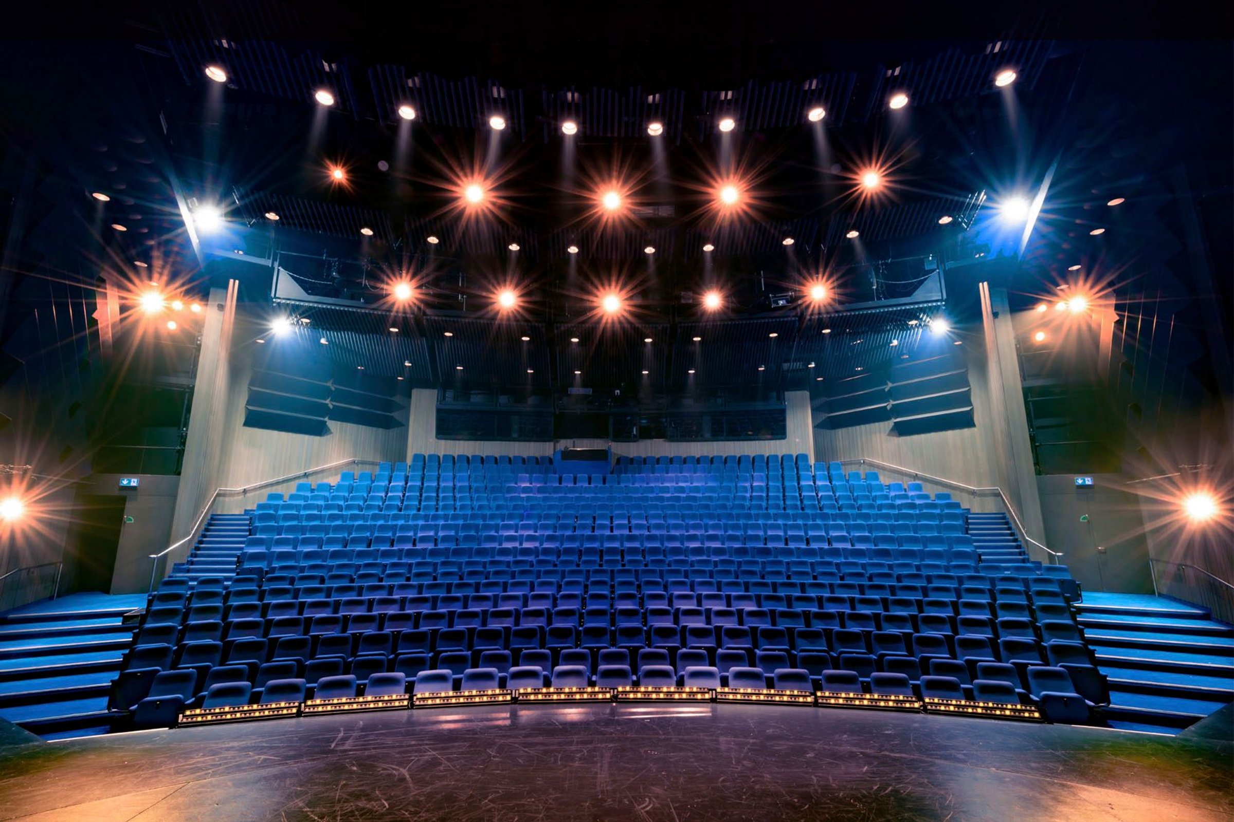 Stóra sviðið Borgarleikhúsið - Image 2