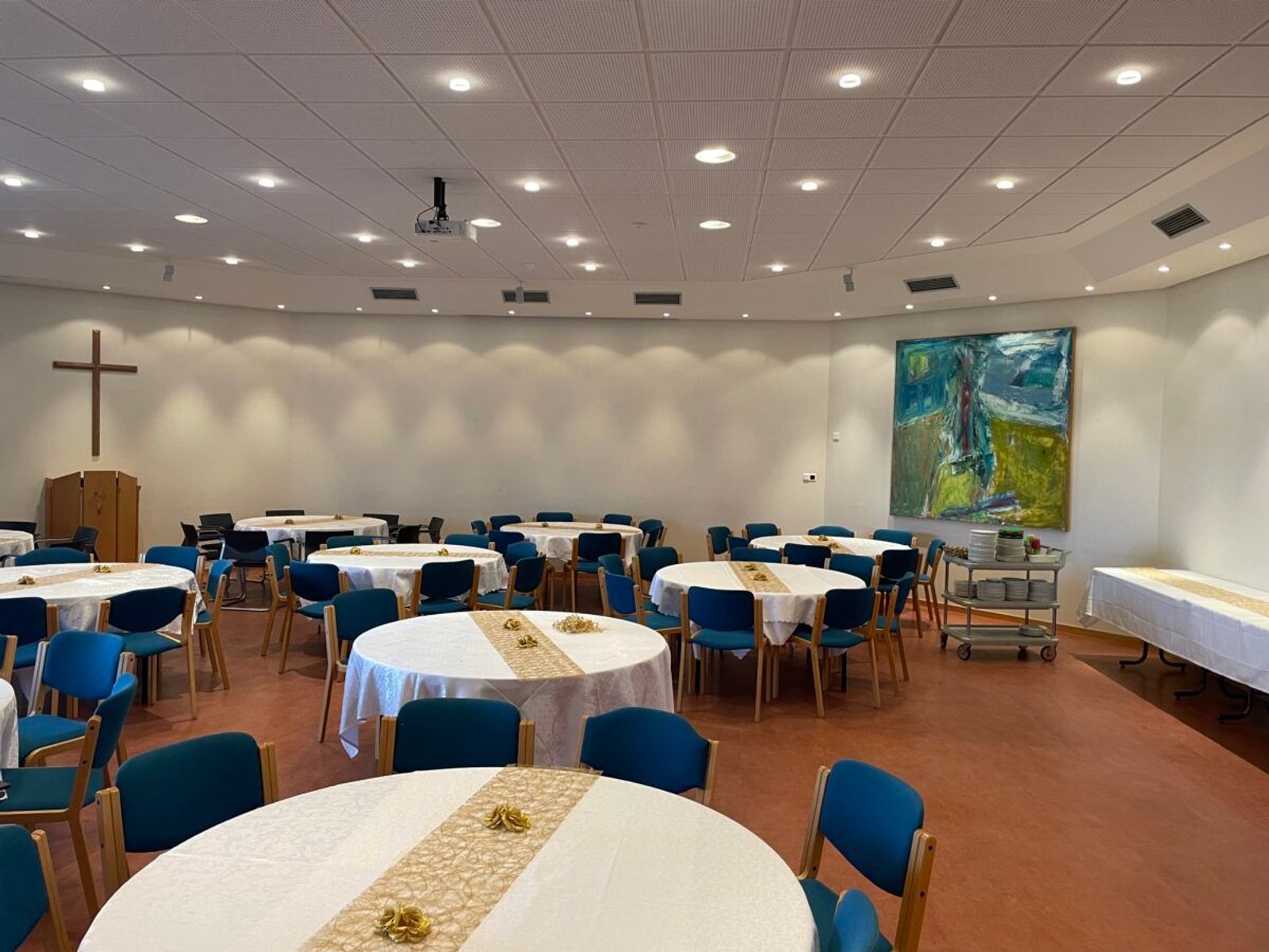 Safnaðarsalur Digraneskirkju - Image 2